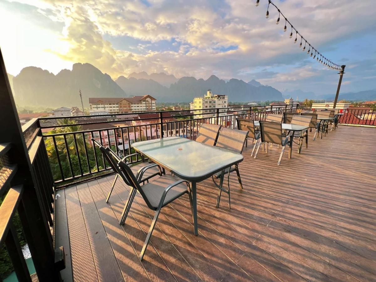 M&M Hotel Vang Vieng Eksteriør billede